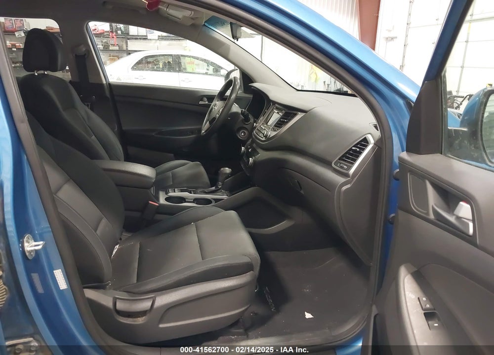 2016 HYUNDAI TUCSON SE VIN: KM8J3CA46GU237962