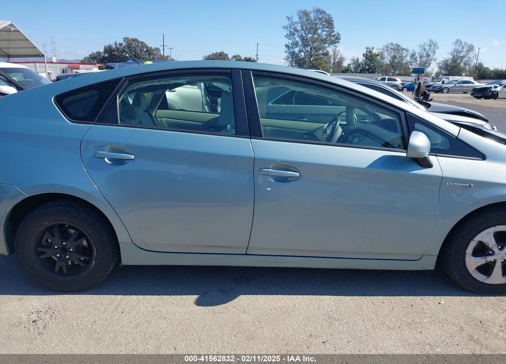 2015 TOYOTA PRIUS VIN: JTDKN3DUXF1911125