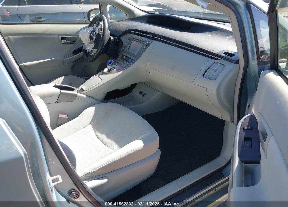 2015 TOYOTA PRIUS VIN: JTDKN3DUXF1911125