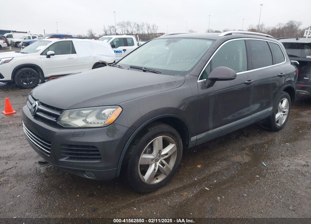 2013 VOLKSWAGEN TOUAREG VR6 LUX VIN: WVGEF9BPXDD004019