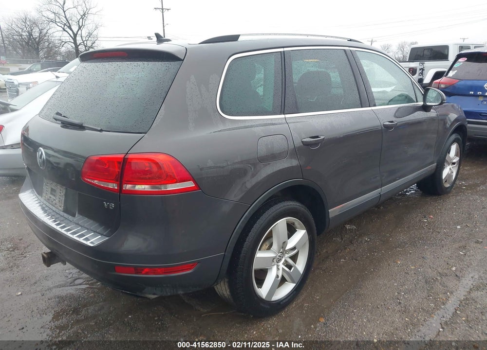 2013 VOLKSWAGEN TOUAREG VR6 LUX VIN: WVGEF9BPXDD004019