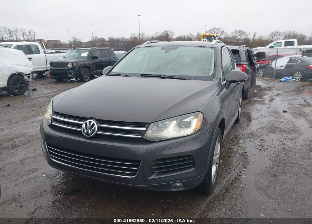 2013 VOLKSWAGEN TOUAREG VR6 LUX VIN: WVGEF9BPXDD004019