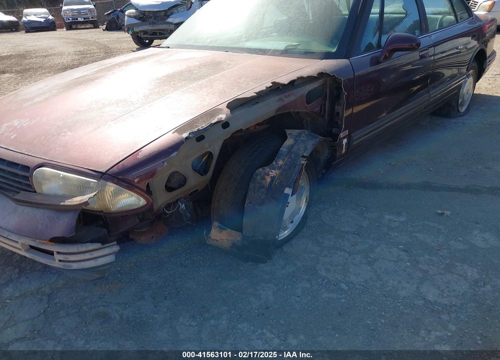 1995 OLDSMOBILE 88 ROYALE VIN: 1G3HN52K1S4815982