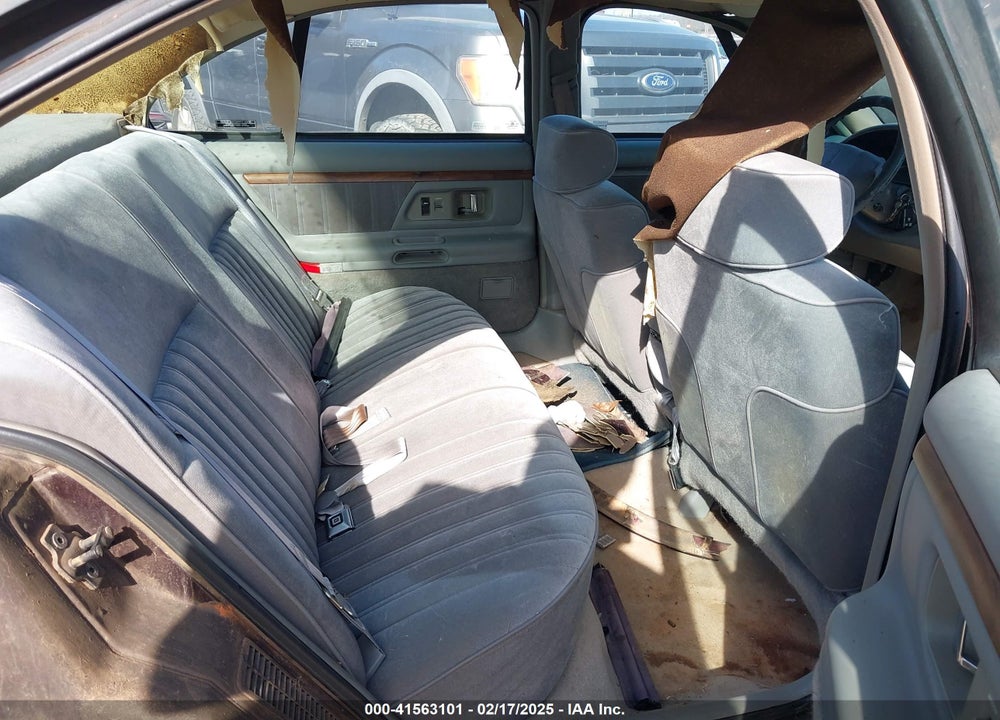 1995 OLDSMOBILE 88 ROYALE VIN: 1G3HN52K1S4815982