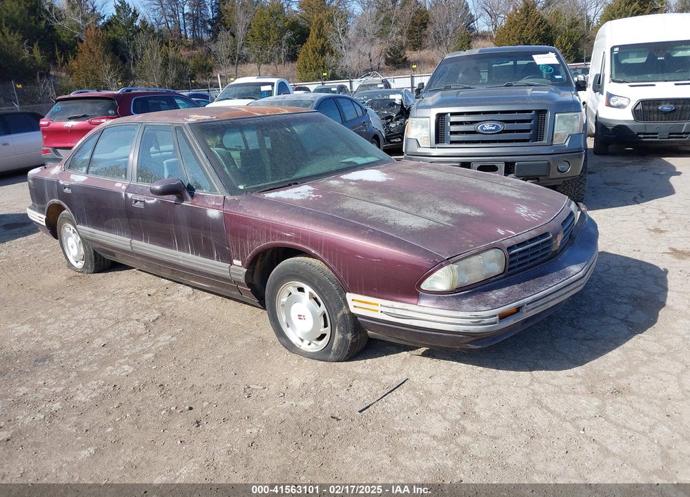 1995 OLDSMOBILE 88 ROYALE VIN: 1G3HN52K1S4815982