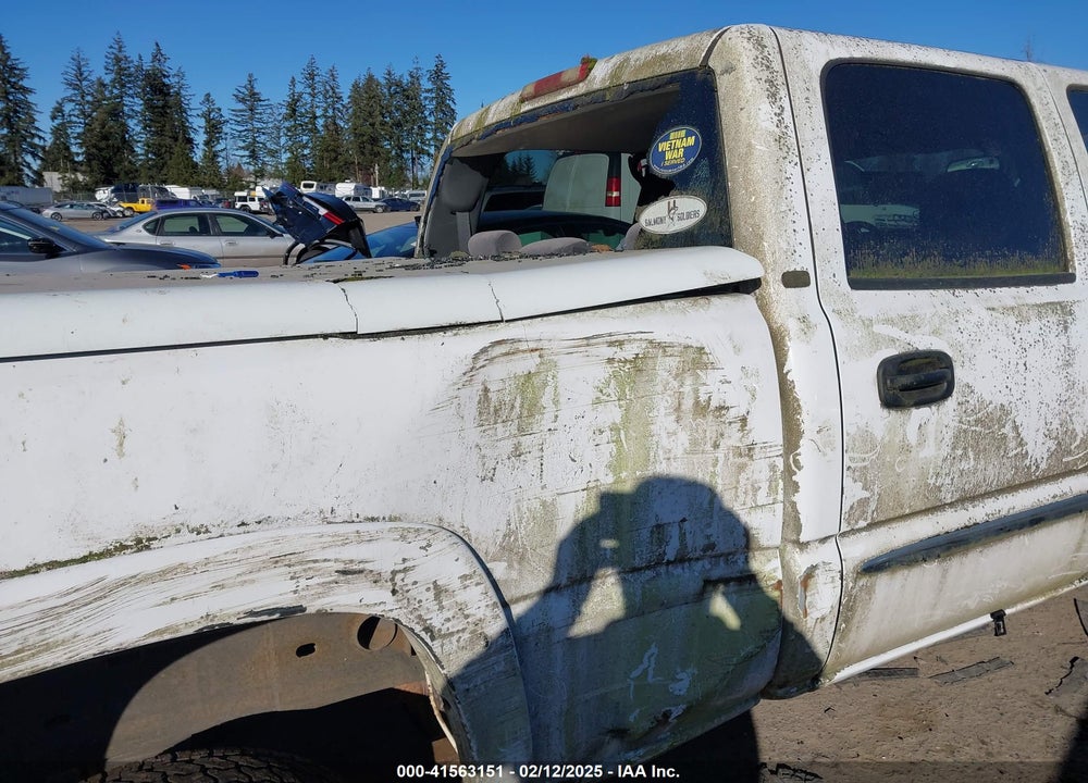 2004 GMC SIERRA 2500HD SLE VIN: 1GTHK23U14F109237