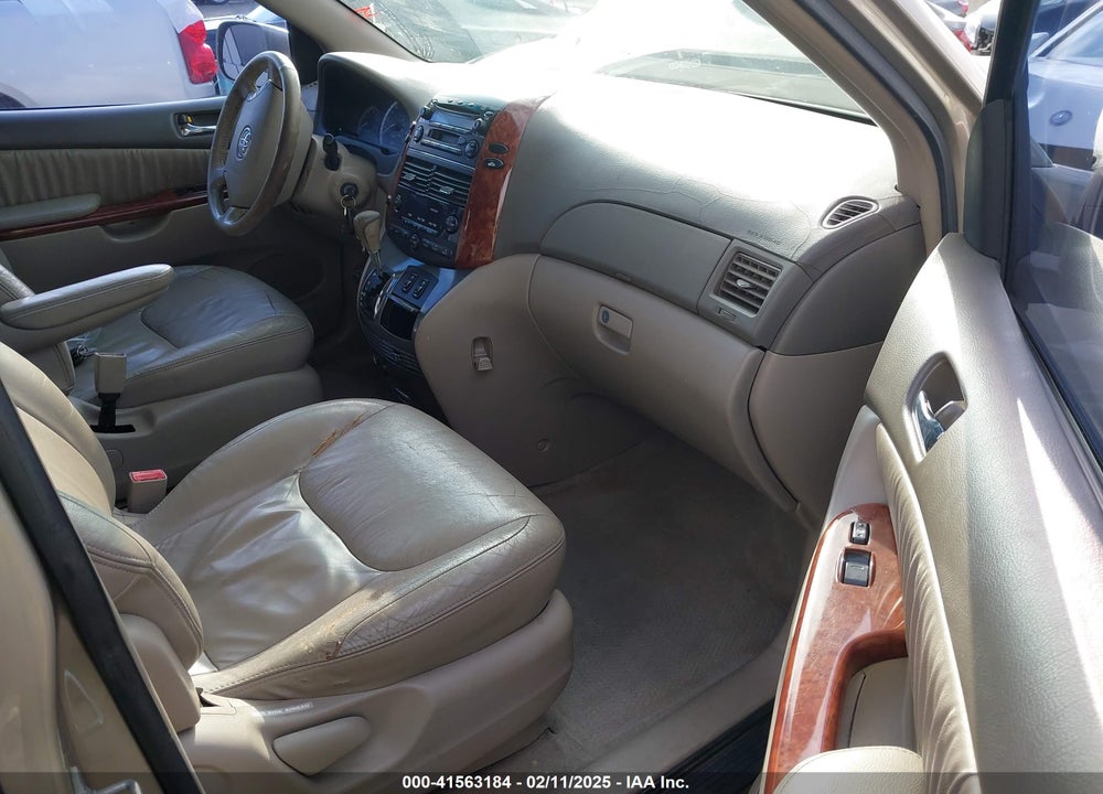 2004 TOYOTA SIENNA XLE VIN: 5TDZA22C54S026569