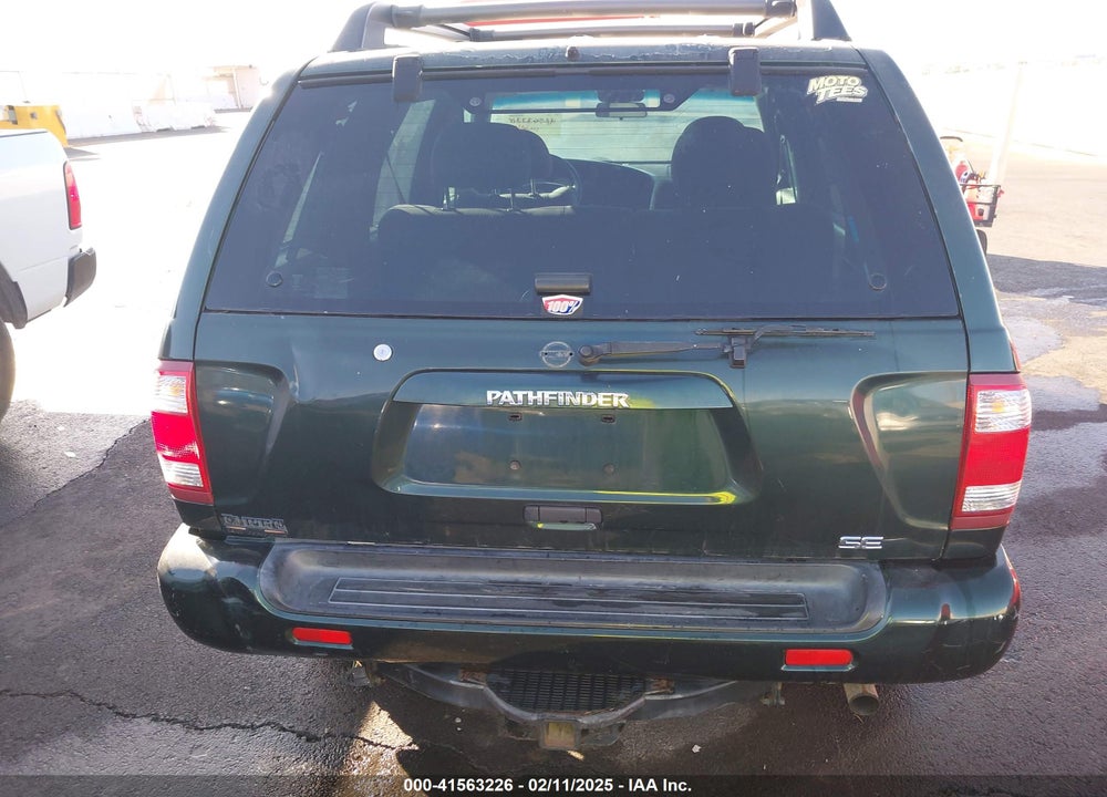 2002 NISSAN PATHFINDER SE VIN: JN8DR09Y82W745972