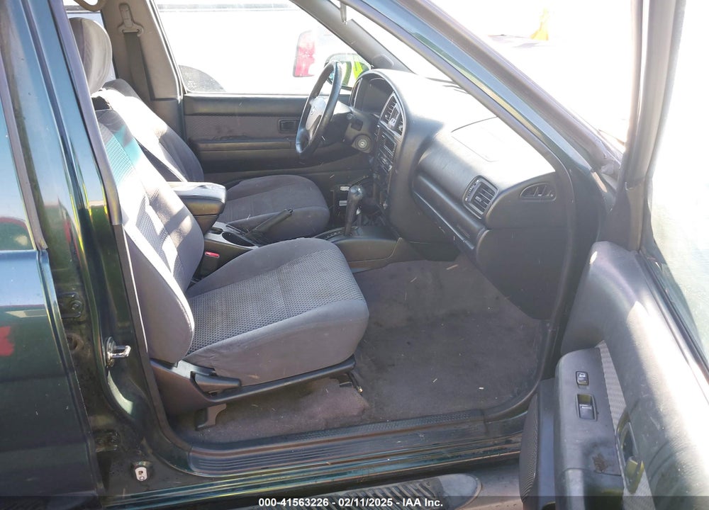 2002 NISSAN PATHFINDER SE VIN: JN8DR09Y82W745972