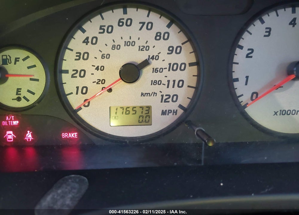 2002 NISSAN PATHFINDER SE VIN: JN8DR09Y82W745972