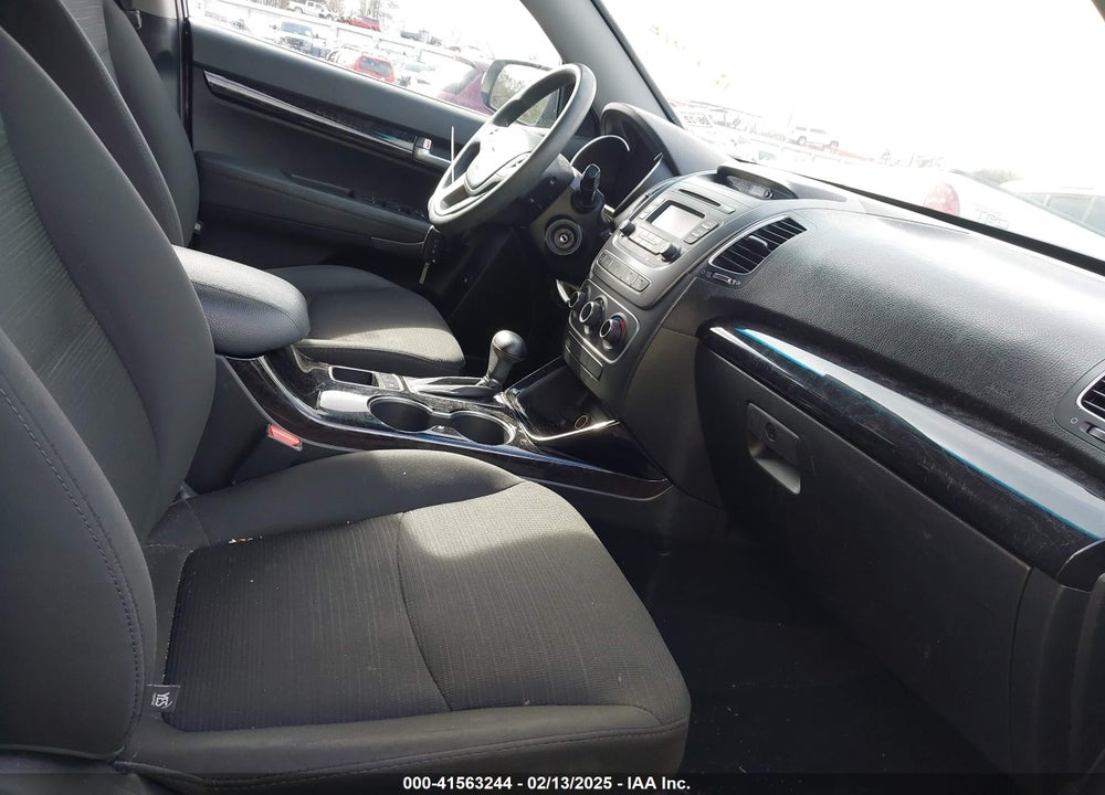 2014 KIA SORENTO LX VIN: 5XYKT3A65EG528977