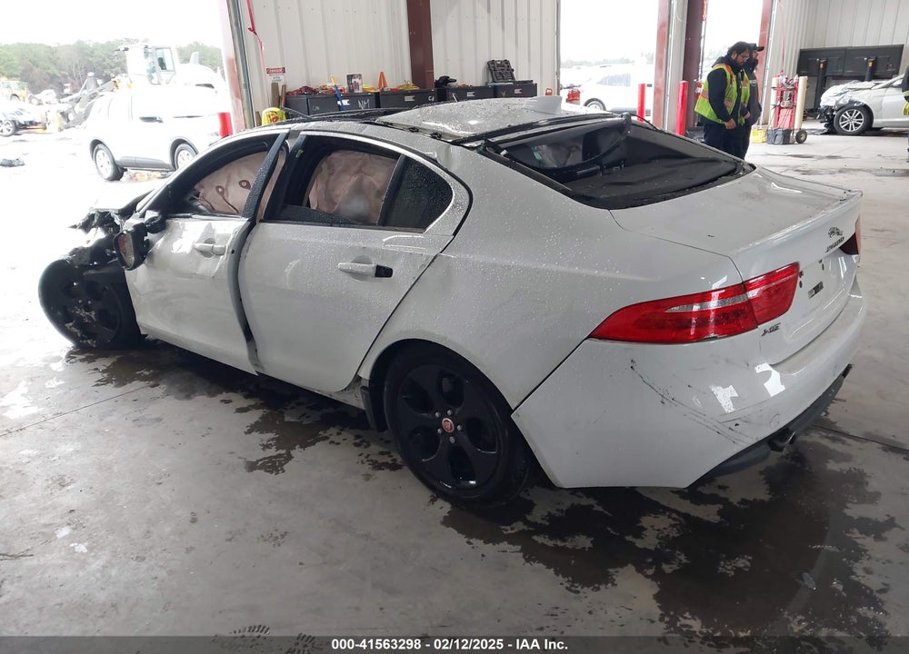 2017 JAGUAR XE VIN: SAJAR4BG1HA972547