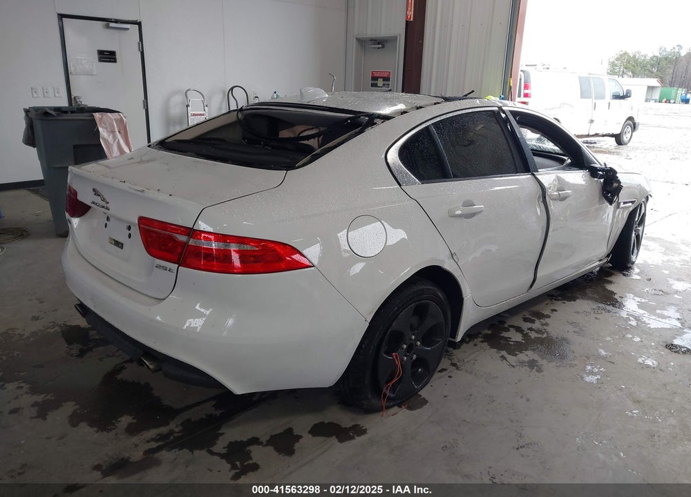 2017 JAGUAR XE VIN: SAJAR4BG1HA972547