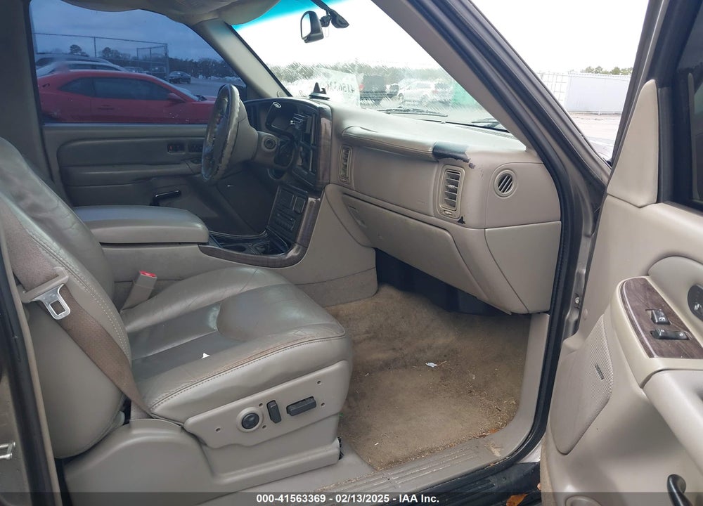 2005 GMC YUKON DENALI VIN: 1GKEK63U85J129840