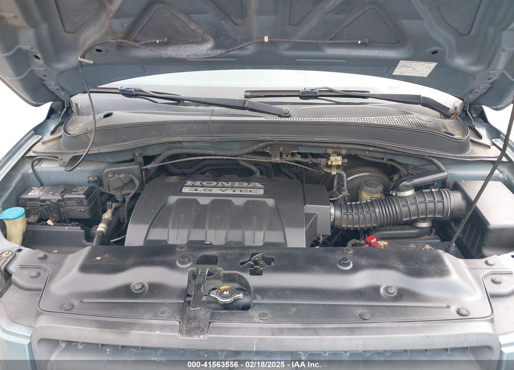 2005 HONDA PILOT VIN: 2HKYF18605H514327