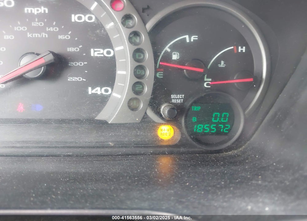 2005 HONDA PILOT VIN: 2HKYF18605H514327