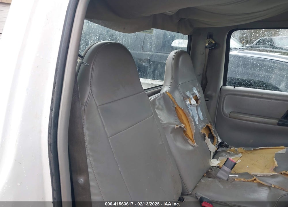 1998 MAZDA B2500 SE/SX VIN: 4F4YR12C1WTM04588