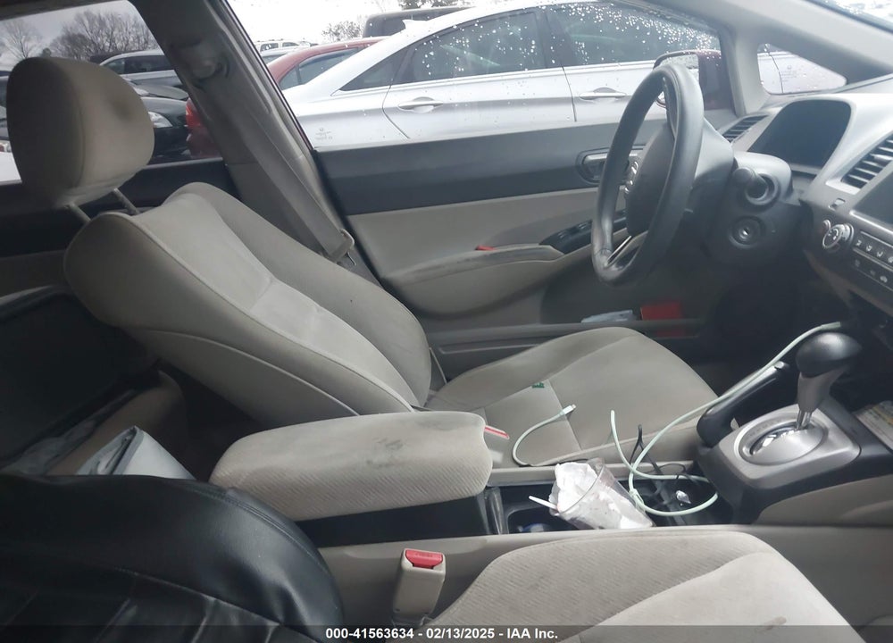 2010 HONDA CIVIC LX VIN: 2HGFA1F50AH571292