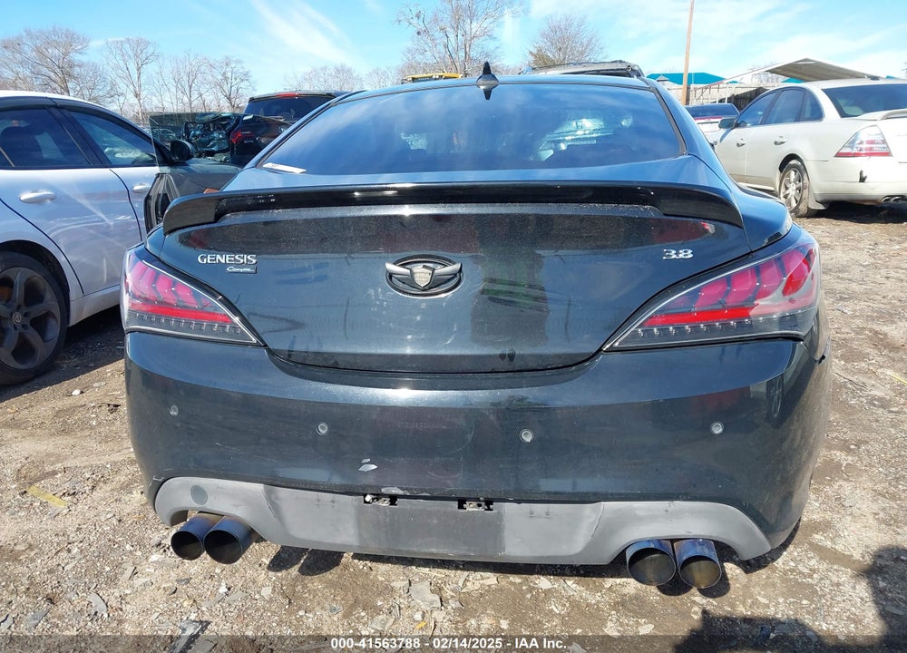 2011 HYUNDAI GENESIS 3.8 GRAND TOURING VIN: KMHHU6KH8BU062847