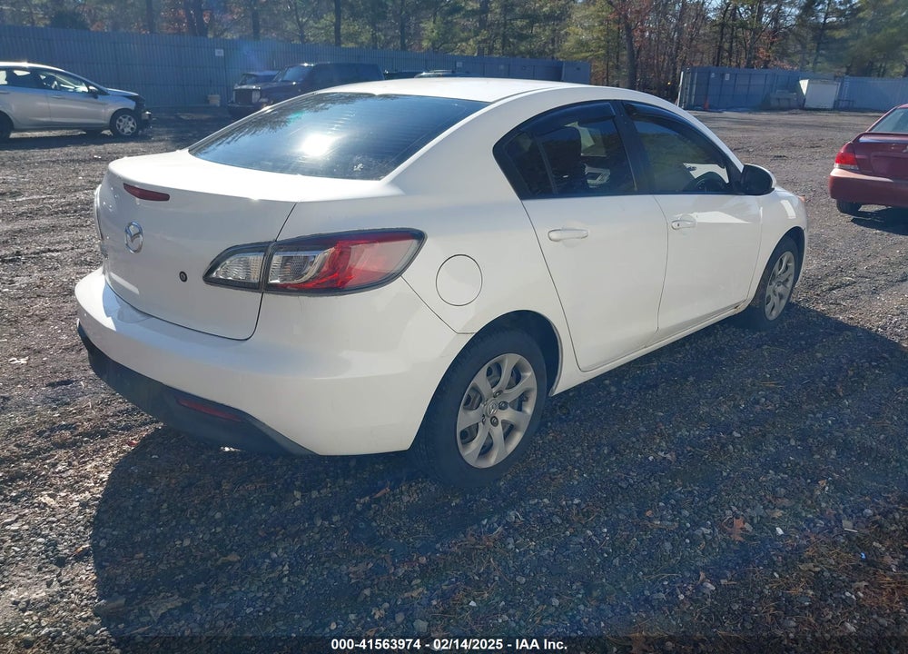 2011 MAZDA 3 I SPORT VIN: JM1BL1UG2B1497546