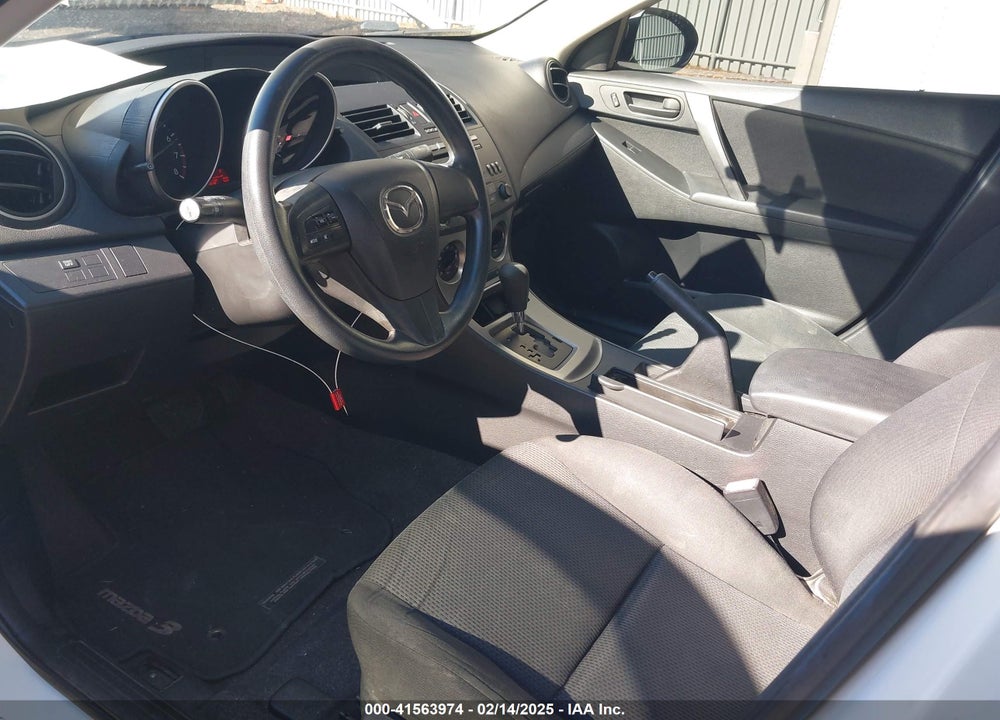 2011 MAZDA 3 I SPORT VIN: JM1BL1UG2B1497546