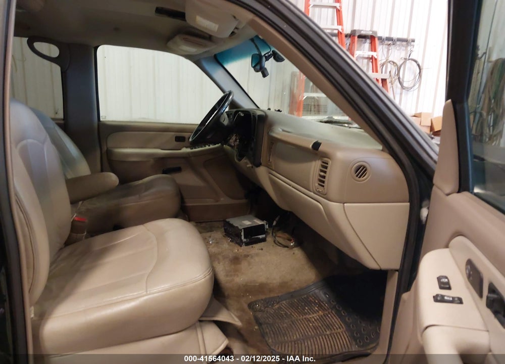 2002 CHEVROLET SUBURBAN 1500 LT VIN: 1GNFK16Z62J107963