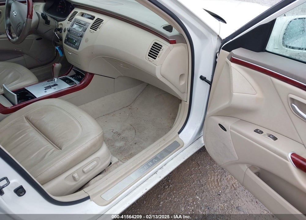 2007 HYUNDAI AZERA LIMITED/SE VIN: KMHFC46F77A229425