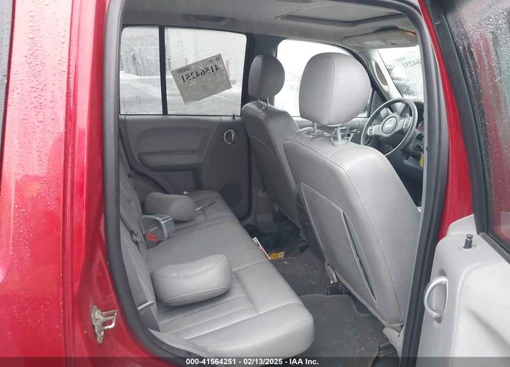 2007 JEEP LIBERTY VIN: 1J4GL58K77W526197