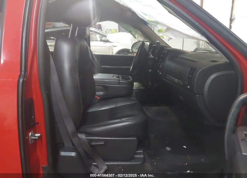 2011 CHEVROLET SILVERADO 1500 LT VIN: 1GCRKSE36BZ446331