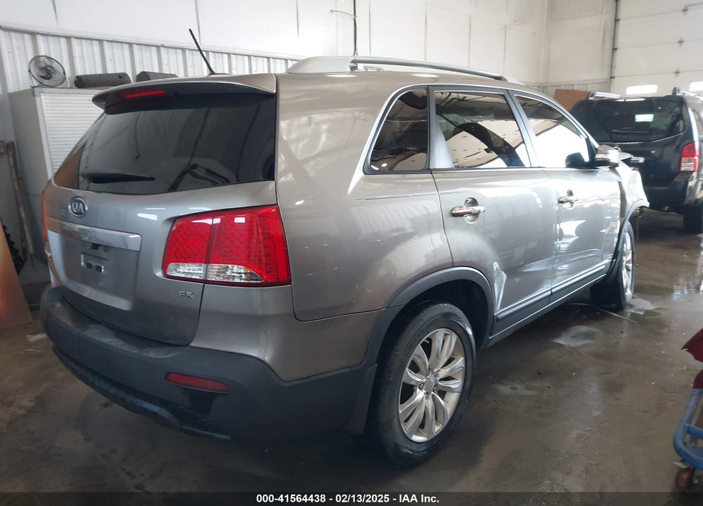 2011 KIA SORENTO VIN: 5XYKUCA1XBG150443