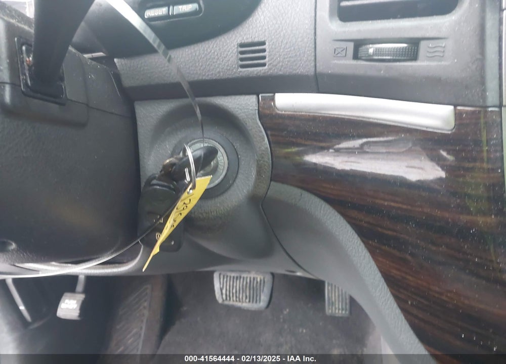 2011 HYUNDAI SANTA FE SE VIN: 5XYZHDAGXBG008896