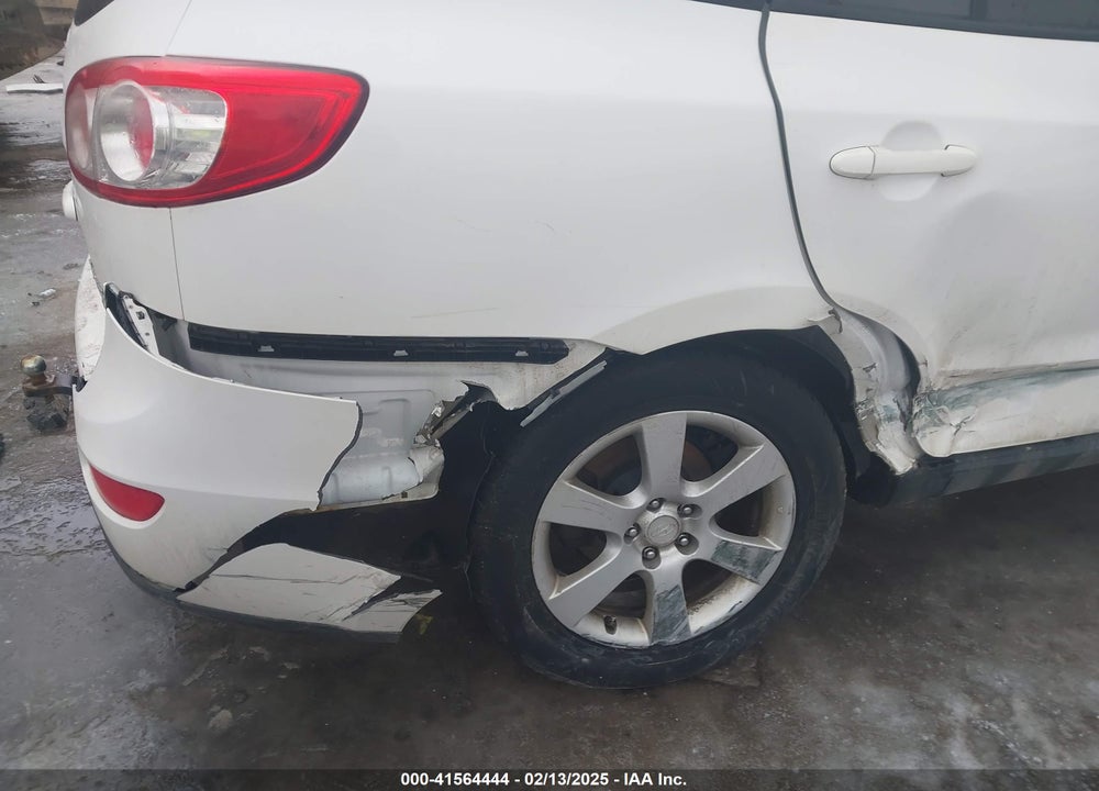 2011 HYUNDAI SANTA FE SE VIN: 5XYZHDAGXBG008896