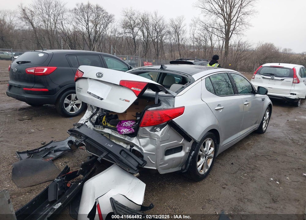 2011 KIA OPTIMA VIN: KNAGN4A70B5096492