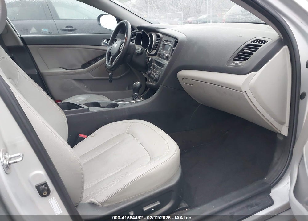 2011 KIA OPTIMA VIN: KNAGN4A70B5096492