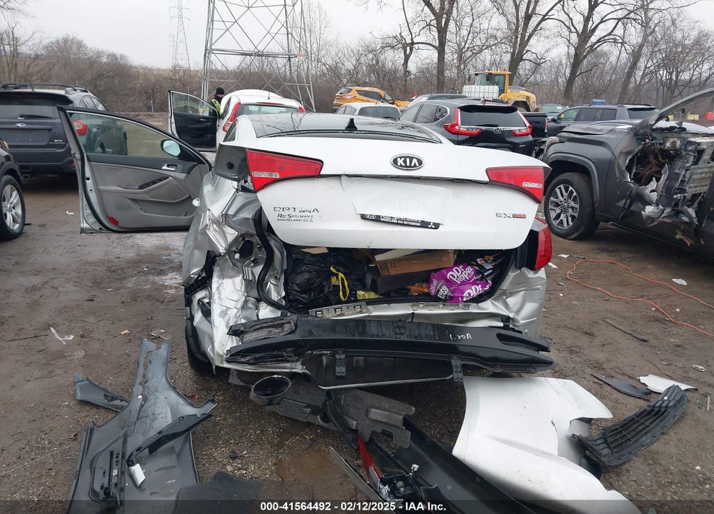 2011 KIA OPTIMA VIN: KNAGN4A70B5096492
