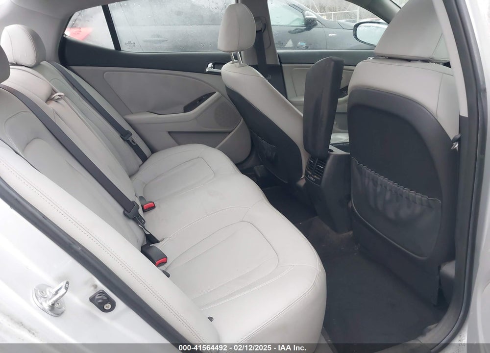 2011 KIA OPTIMA VIN: KNAGN4A70B5096492