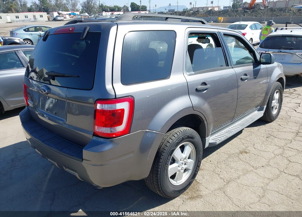 2009 FORD ESCAPE XLT VIN: 1FMCU03739KD04768