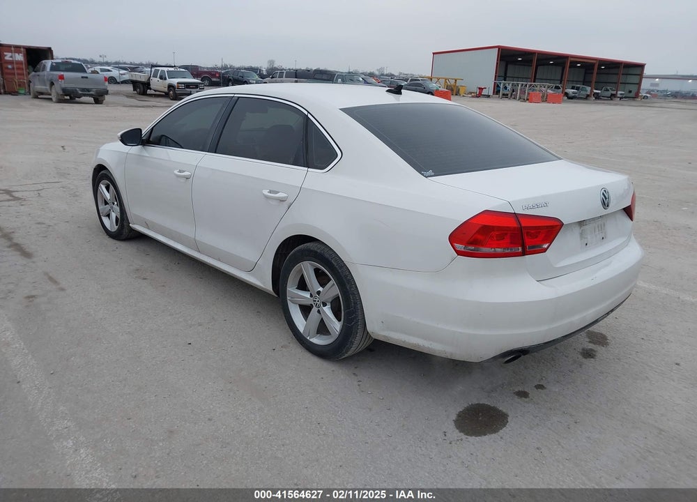 2012 VOLKSWAGEN PASSAT VIN: 1VWBP7A37CC008182