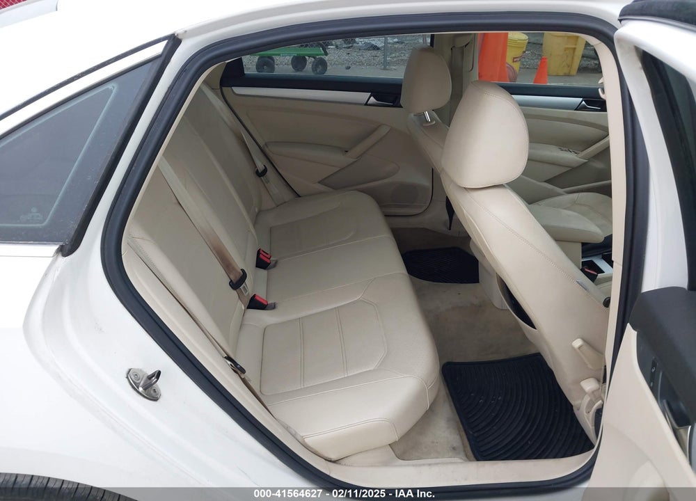 2012 VOLKSWAGEN PASSAT VIN: 1VWBP7A37CC008182