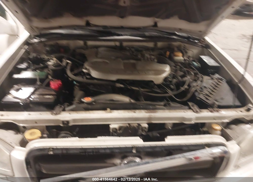 2002 NISSAN PATHFINDER VIN: JN8DR09Y82W737189