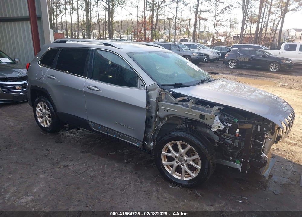 2017 JEEP CHEROKEE LATITUDE FWD VIN: 1C4PJLCS3HW613636
