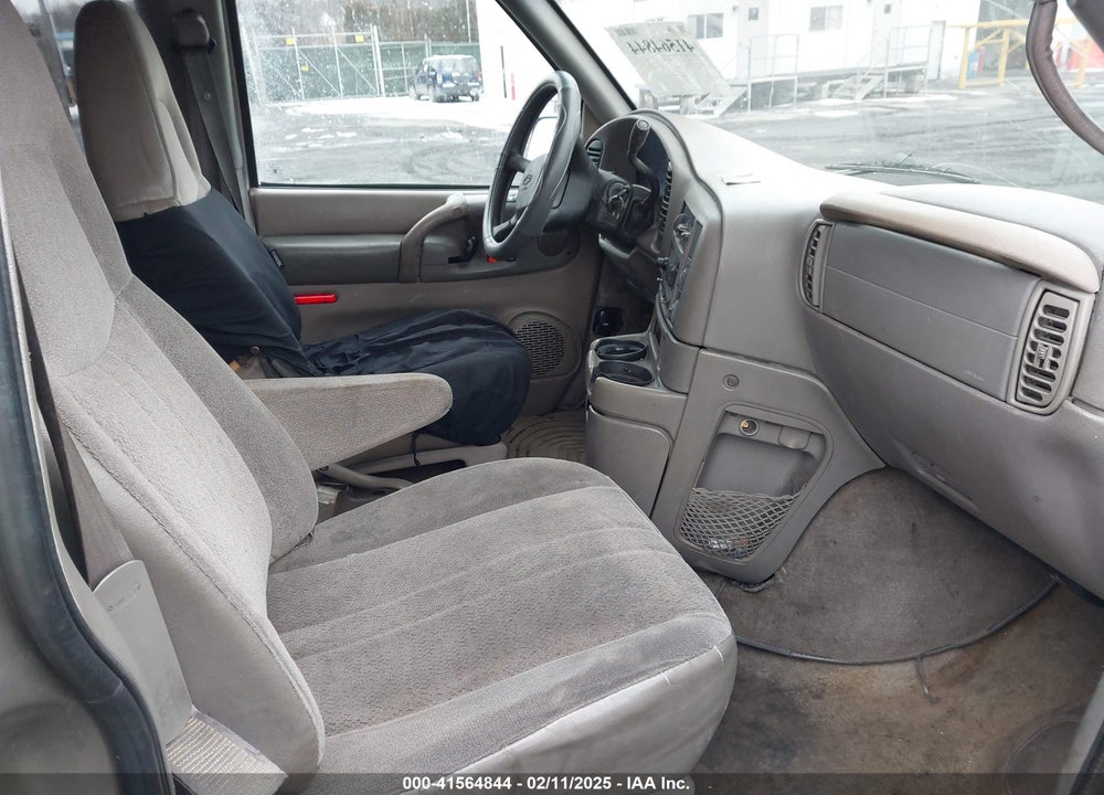 2001 CHEVROLET ASTRO LS VIN: 1GNDM19W21B150272