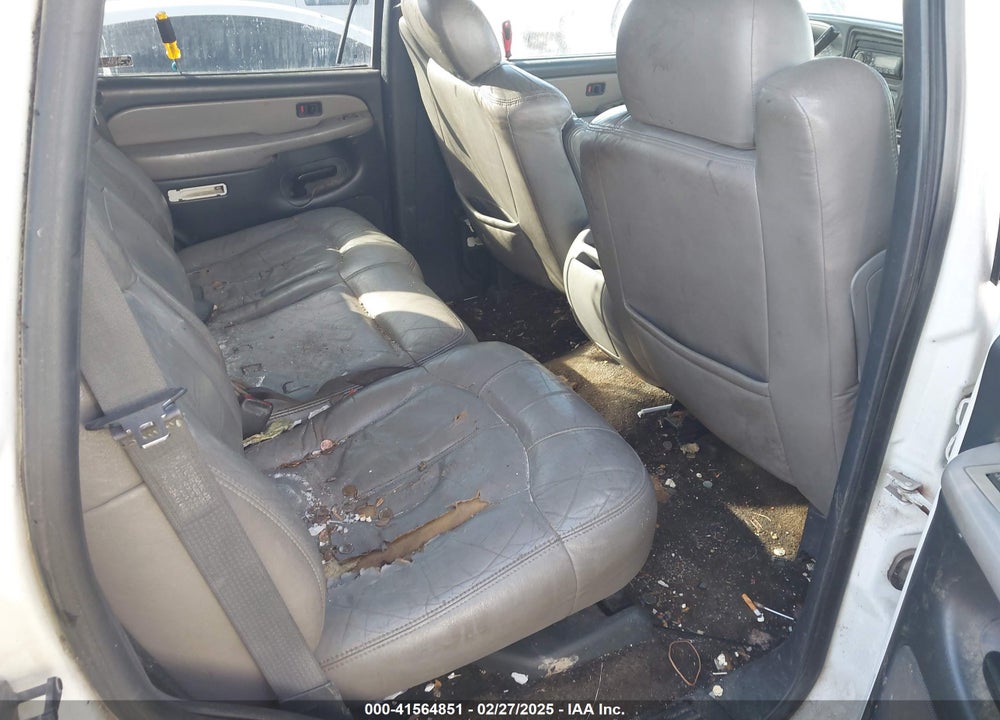 2001 CHEVROLET TAHOE LS VIN: 1GNEC13T51J138600