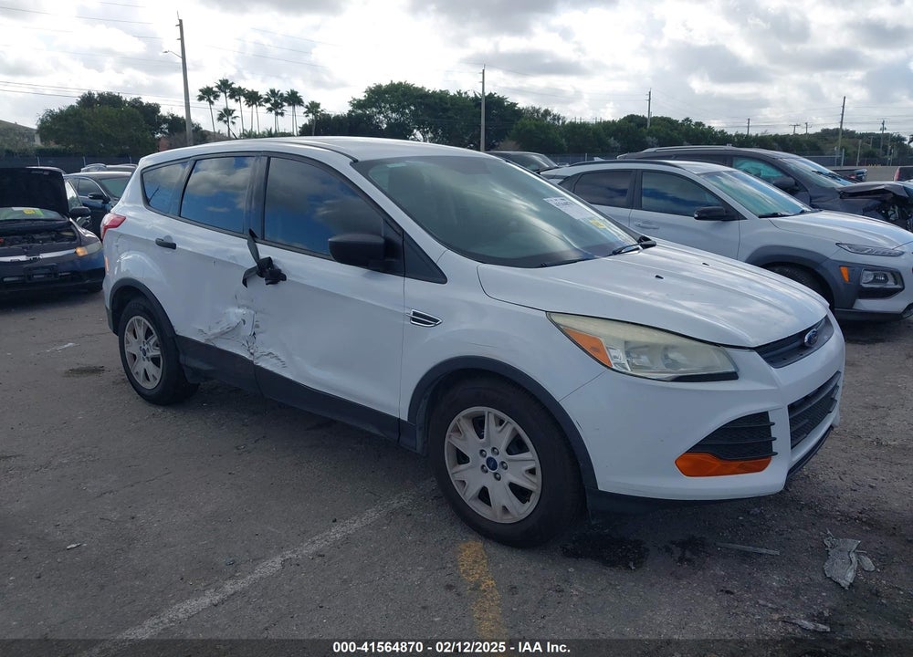 2015 FORD ESCAPE S VIN: 1FMCU0F72FUB64045