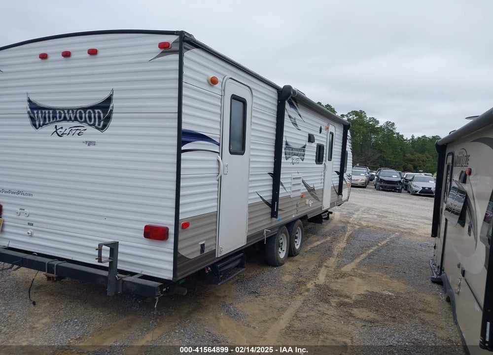 2015 WILDERNESS X-LITE SERIES M-262B VIN: 4X4TWDB24F7347228