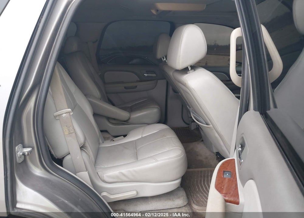 2007 GMC YUKON VIN: 1GKFC13007R264378