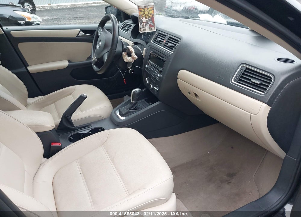 2012 VOLKSWAGEN JETTA 2.5L SE VIN: 3VWDP7AJ0CM068889