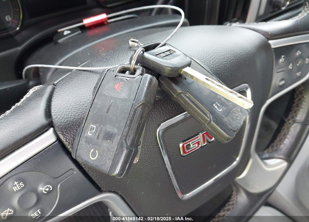 2015 GMC SIERRA 1500 SLE VIN: 1GTR1UEH9FZ211549
