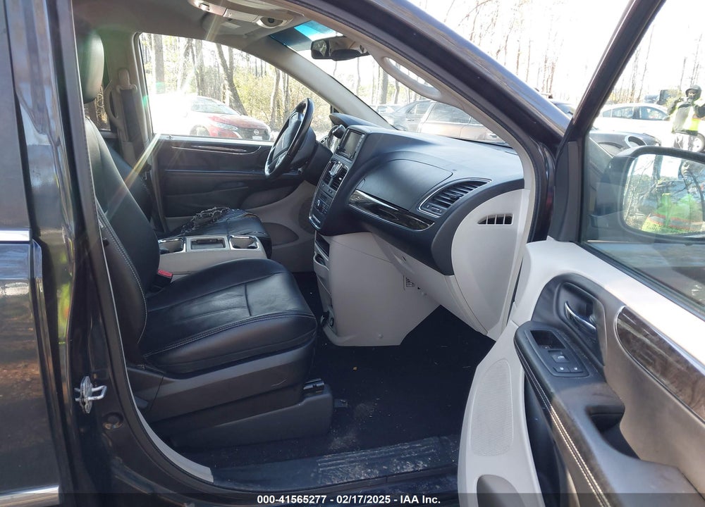 2013 CHRYSLER TOWN & COUNTRY VIN: 2C4RC1BG1DR720868