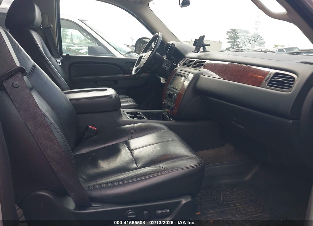 2010 CHEVROLET TAHOE LT VIN: 1GNUKBE08AR115210